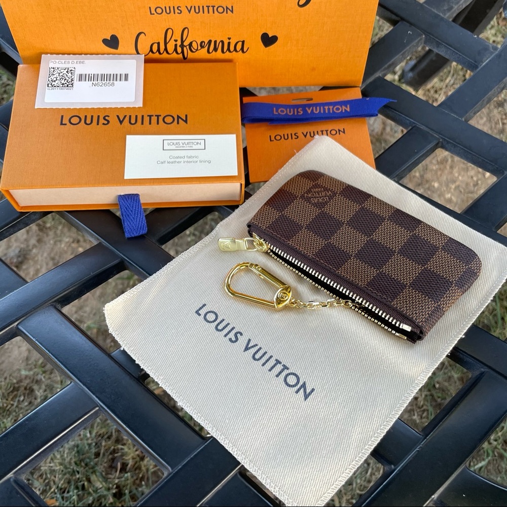 ✨Louis Vuitton Key Pouch in Damier Ebene✨